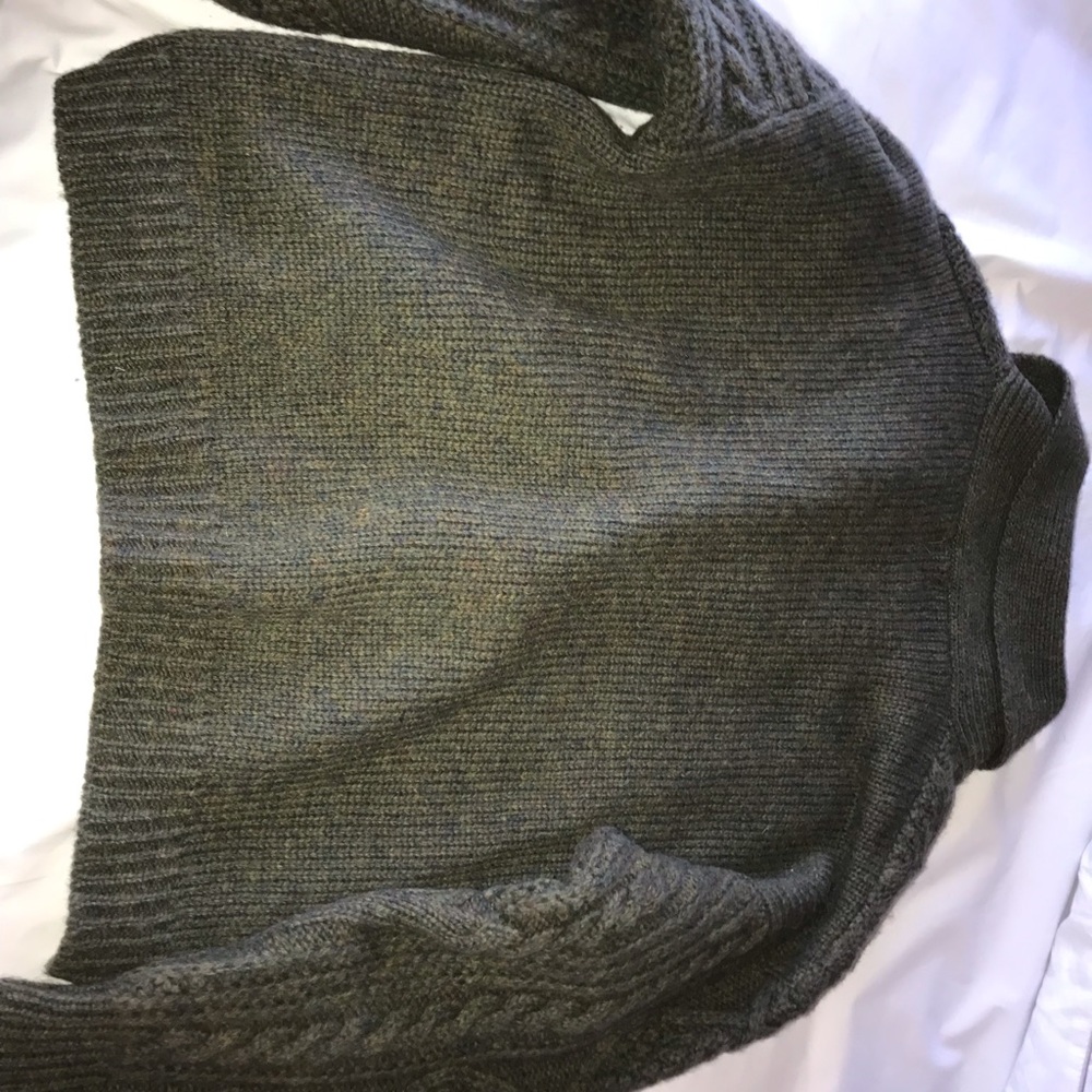 Sweater - Picture 5 of 7